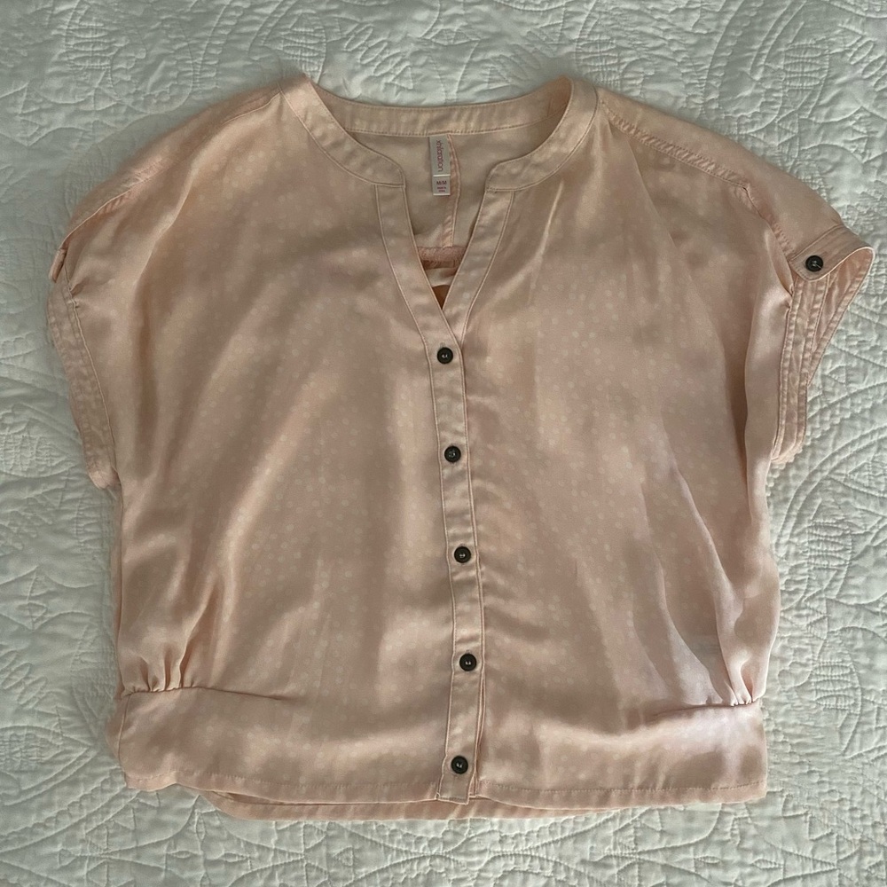 xhilaration light pink cropped blouse with white polka dots, size M